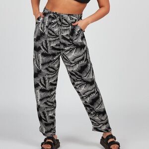 VOLCOM STAY PALM 100% viscose BLACK/WHITE lounge pants tropical vacation S 4/6